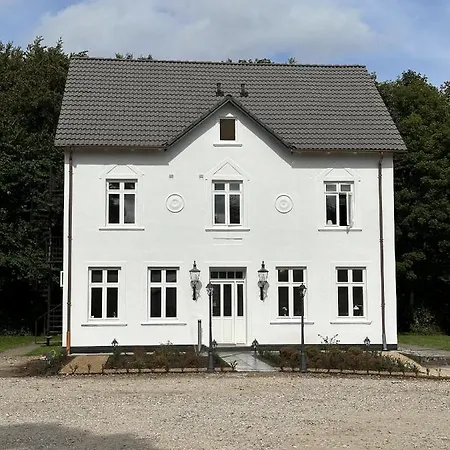 Отель Velling Koller Og *